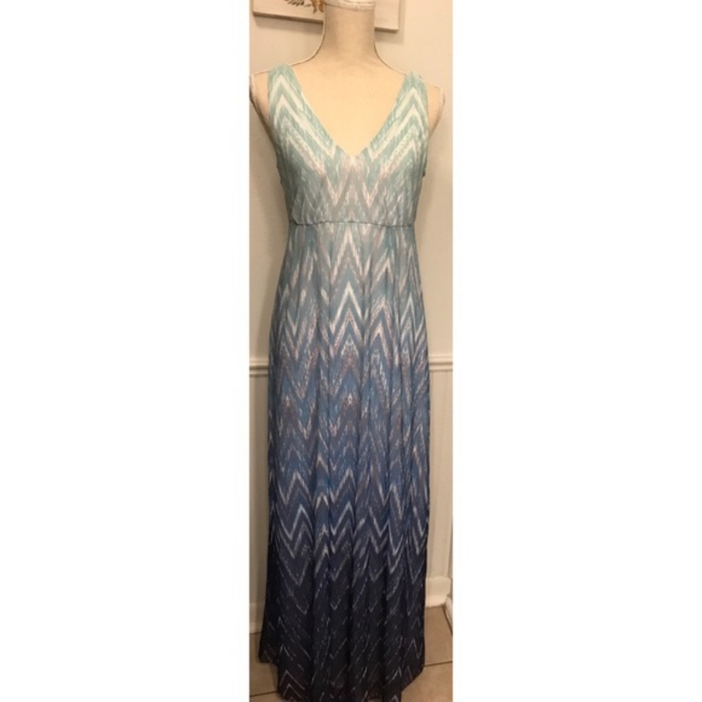 ISO Dress Barn Carmen Marc Valvo Blu Ombre Chevron